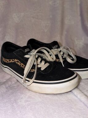 Vans Black Sneakers with Leopard Side Stripe - Women's